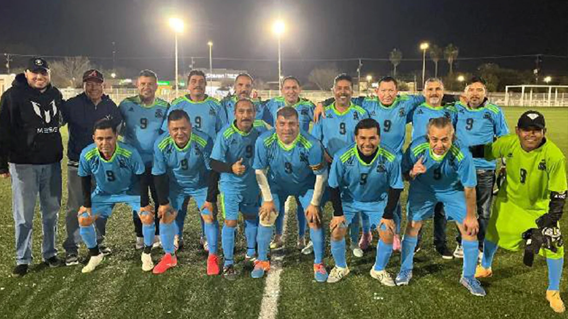 “Teto” Cerna se despachó con cinco “pepinos” y de paso ponerse adelante en la tabla de goleo individual, esto dentro de la categoría Master.