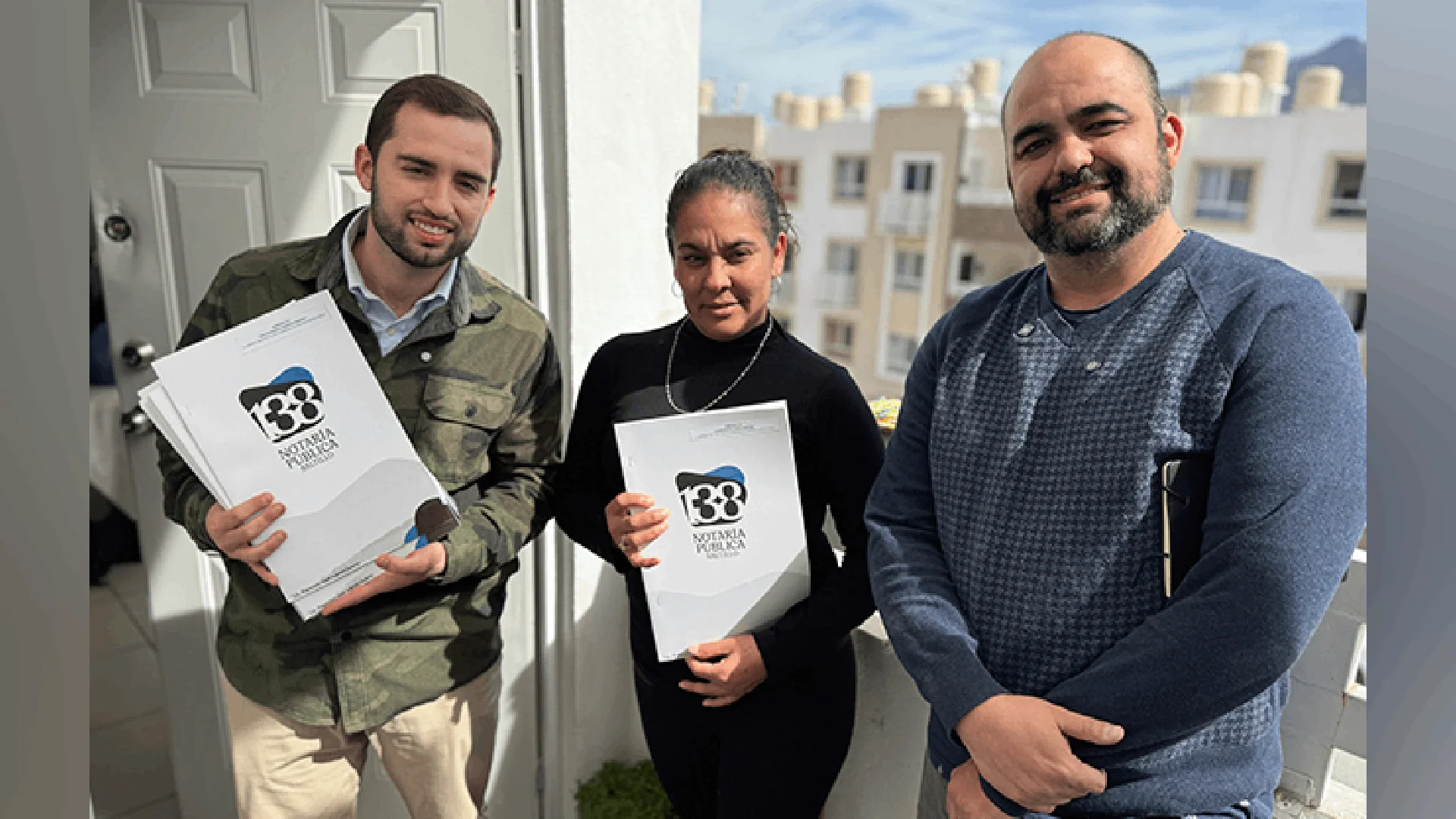 Lleva Notaría 138 tranquilidad a familias de la Hacienda Narro; entregan escrituras