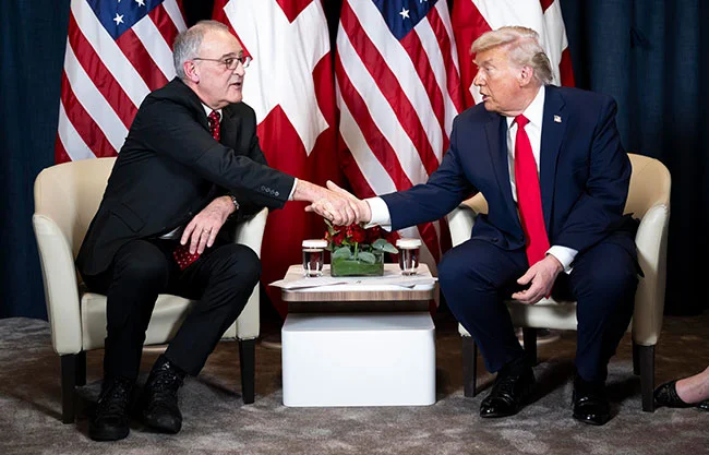 Anuncia Trump un acuerdo sobre Groenlandia con la OTAN y retira amenaza de aranceles