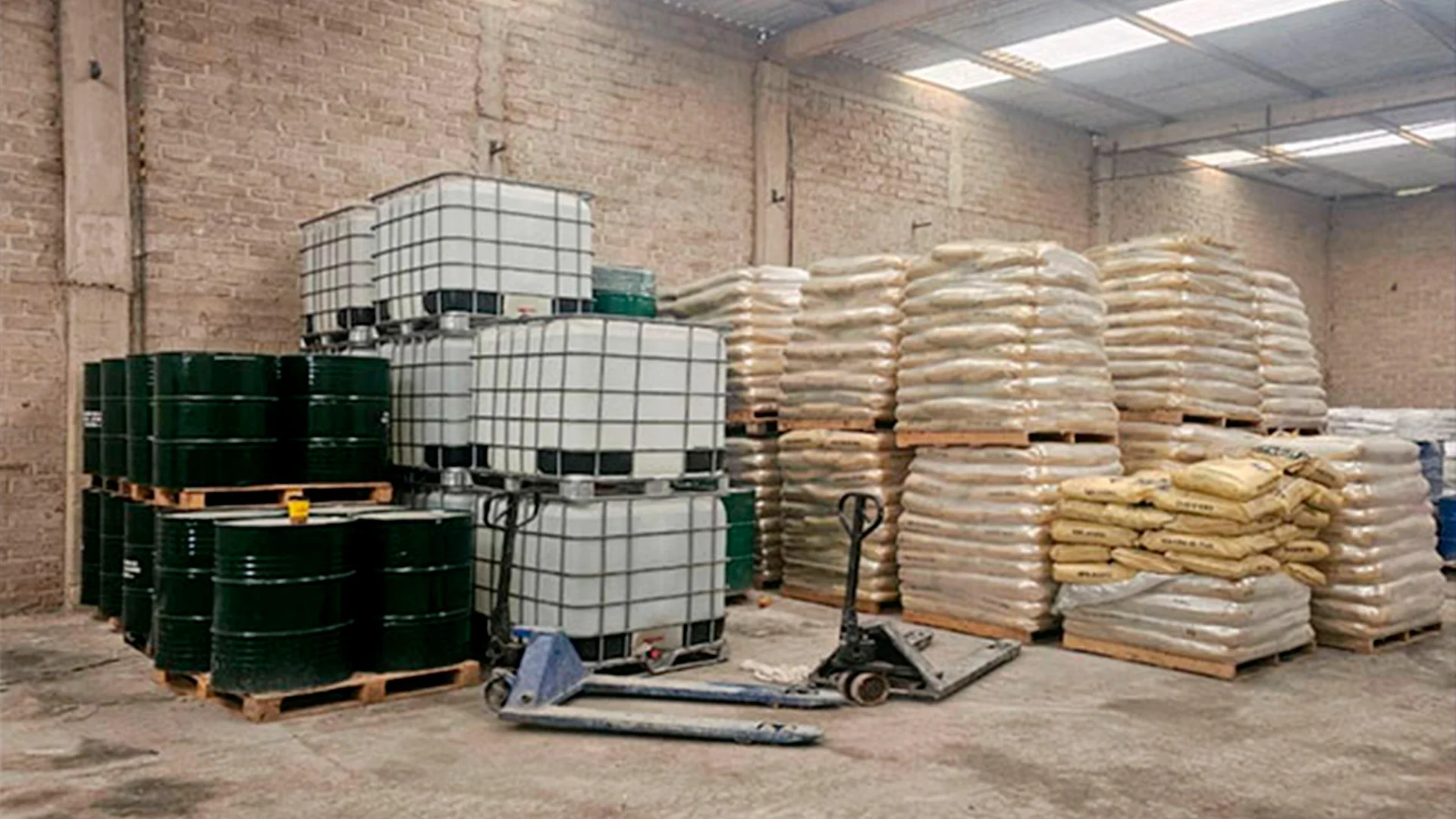 Aseguran narcolaboratorio y Bodega en colonia El Paraíso de Saltillo