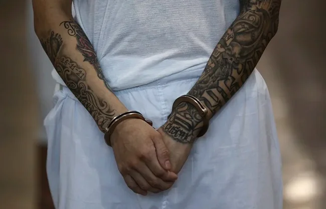Enfrentan 58 presuntos miembros de la MS13 “audiencia abierta” en El Salvador