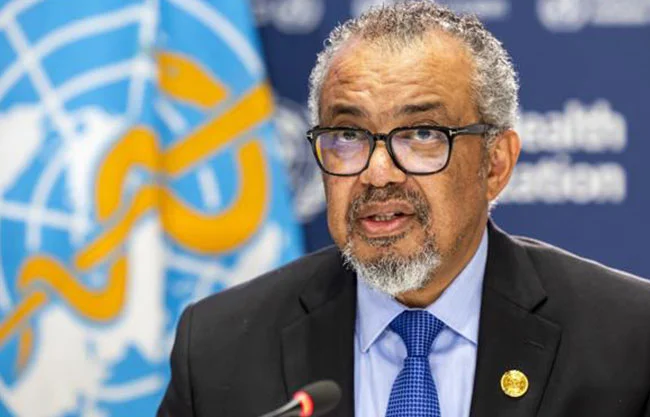 Trump firmó una orden ejecutiva con base en la cual emitió un aviso formal para retirarse de la agencia de las Naciones Unidas especializada en salud.