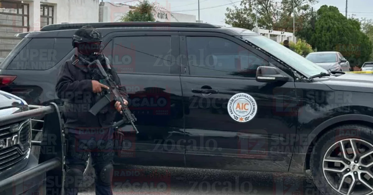 Arrestan a tres personas por mandamientos judiciales