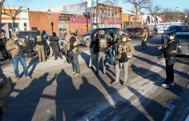 Intenta ICE ingresar a consulado de Ecuador en Minneapolis