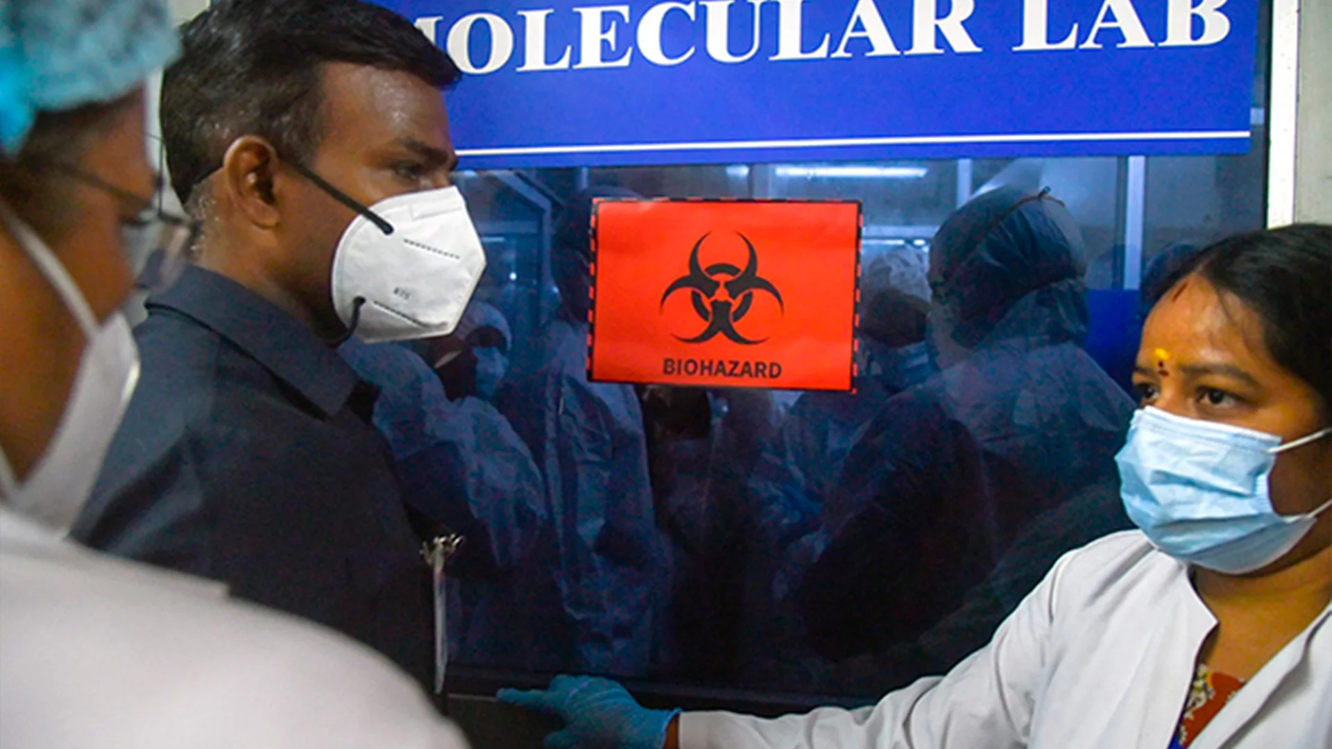 La fuente de la OMS agregó que por ahora no hay evidencias de un incremento de la transmisión del virus entre humanos.