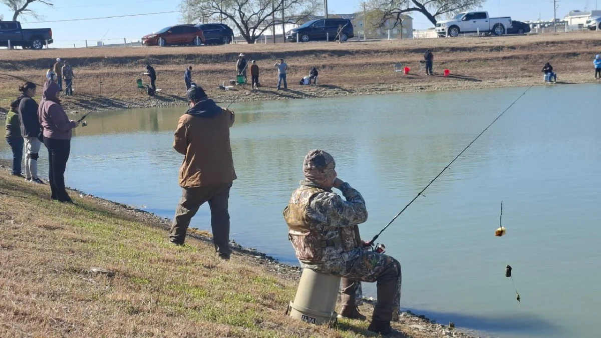 Exitosa jornada de Pesca Libre reúne a familias en el Lago del Condado