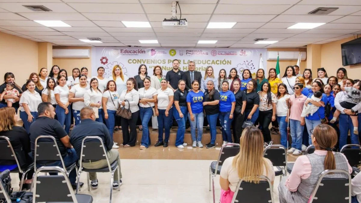 Becas para mujeres de la Nueva Historia benefician a 184 con carrera en línea