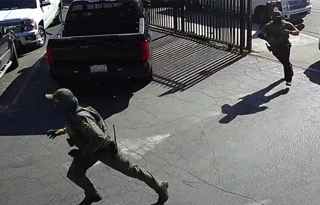 Agentes migratorios irrumpen en iglesia de Los Ángeles durante acto religioso