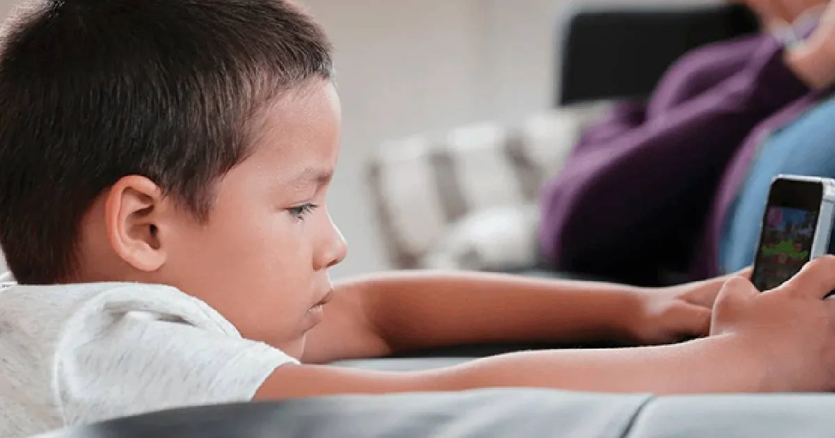 Redes sociales y niños: ¿poner límites también es una forma de cuidar?