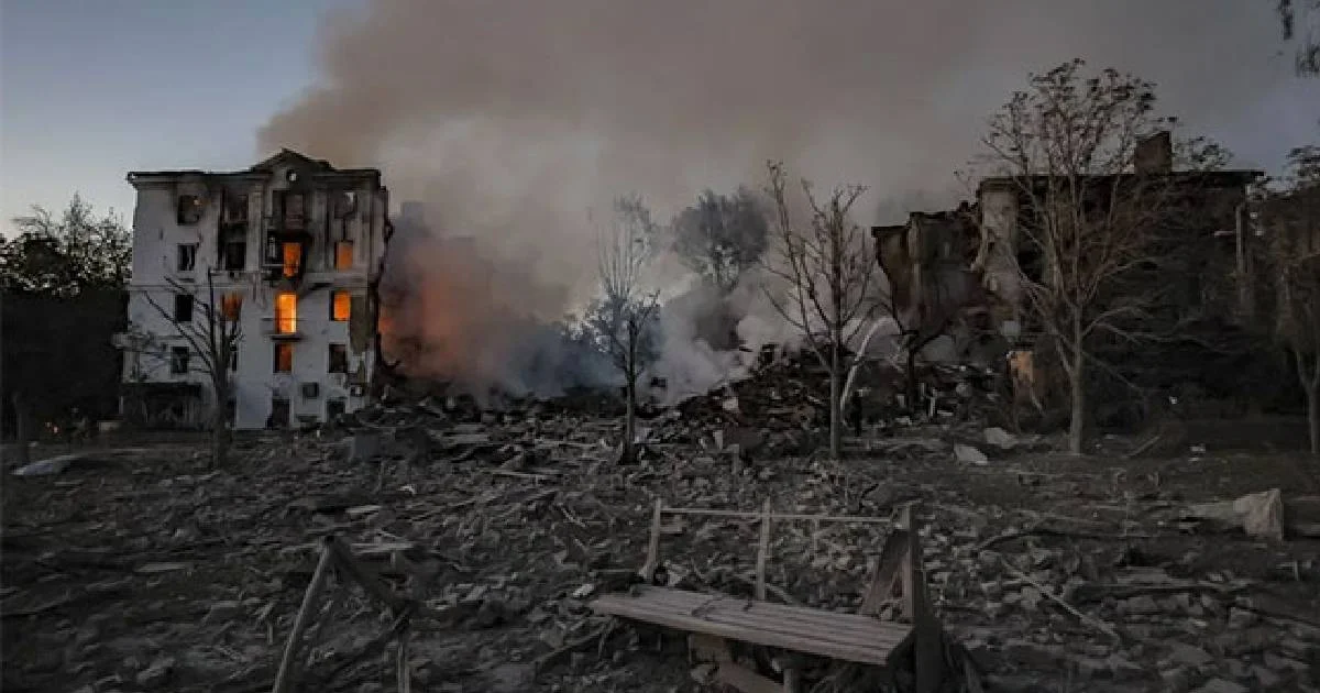 Denuncian ataque ruso con munición de racimo en Donetsk; hay al menos siete muertos