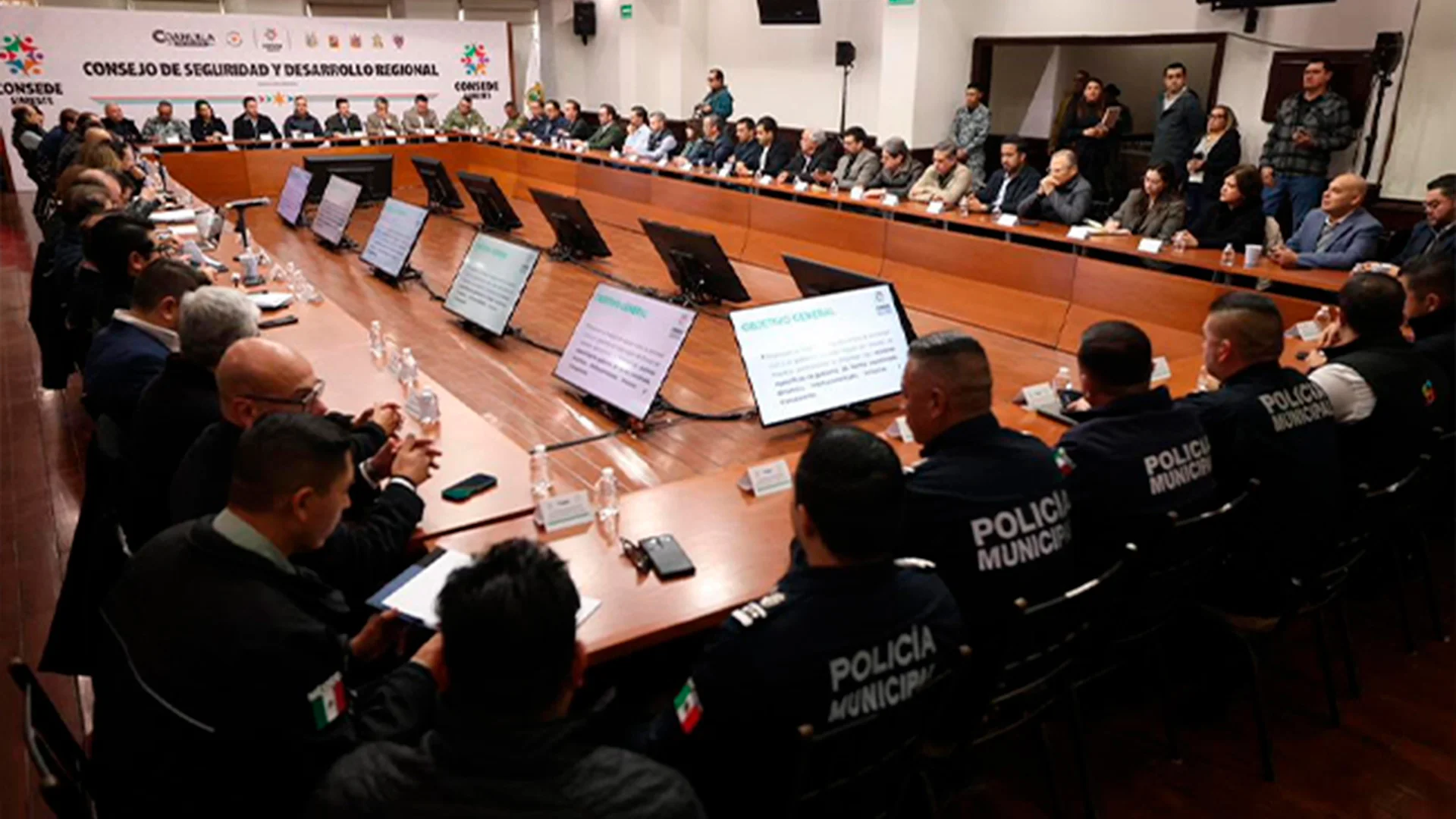 Sesiona Consejo de Seguridad y Desarrollo Regional Sureste.