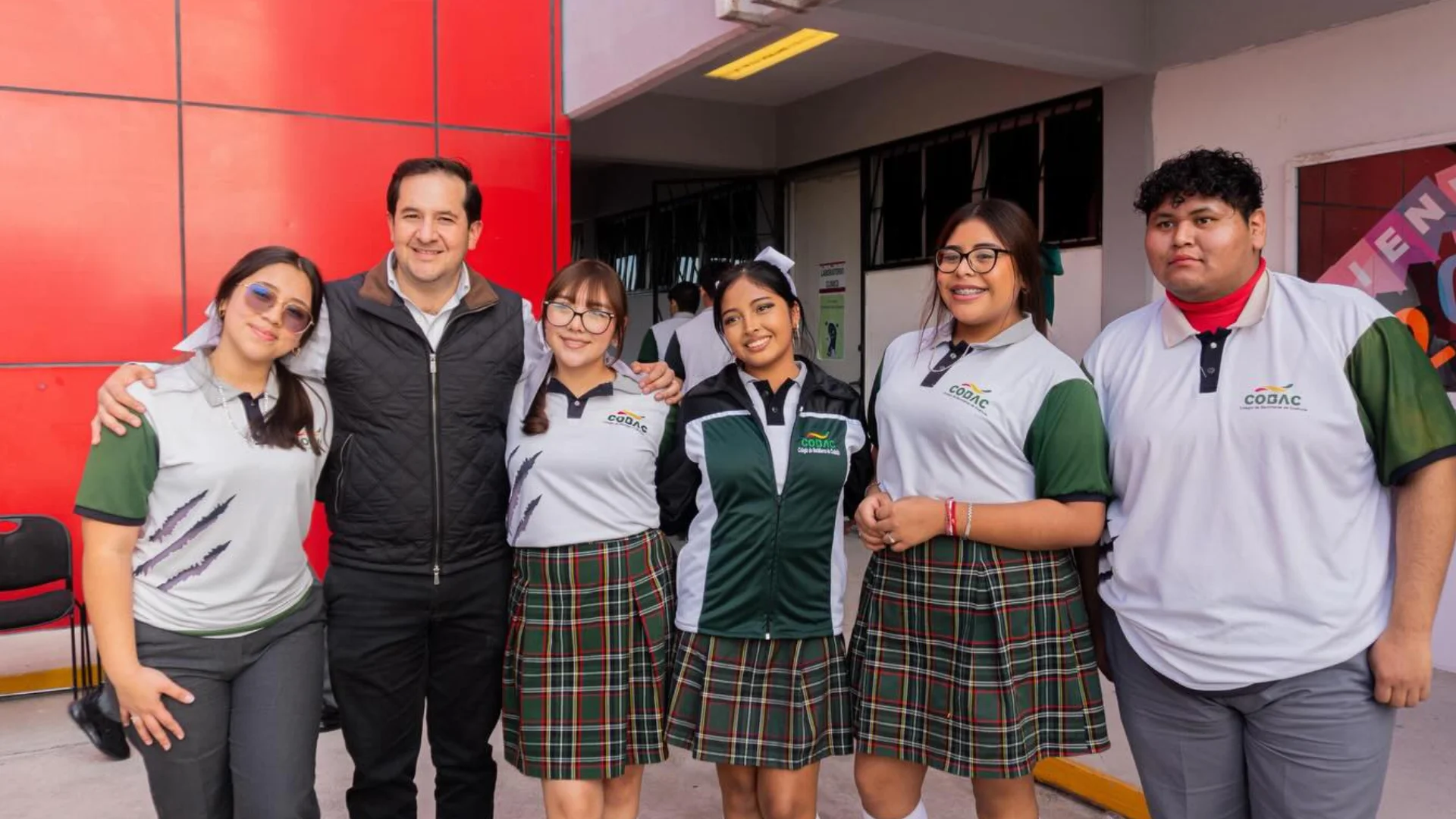 Inversión extraordinaria en educación se consiguió gracias a gestión de Memo Ruíz