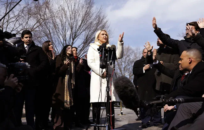 Casa Blanca dice que ‘es irónico’ que Bad Bunny y otros artistas critiquen al ICE