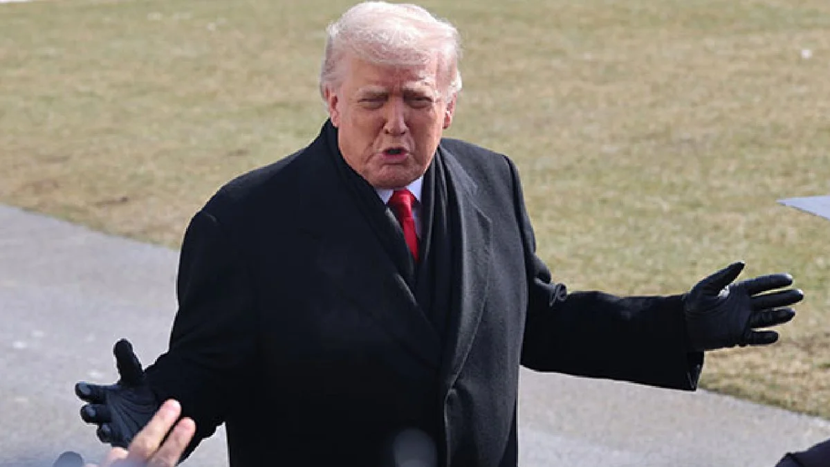 La estatua sería colocada al sur del complejo de la Casa Blanca, en una decisión que vuelve a encender la disputa ideológica en Estados Unidos