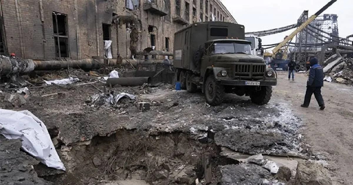 Ataca Rusia infraestructura energética de Ucrania durante la segunda jornada de negociaciones