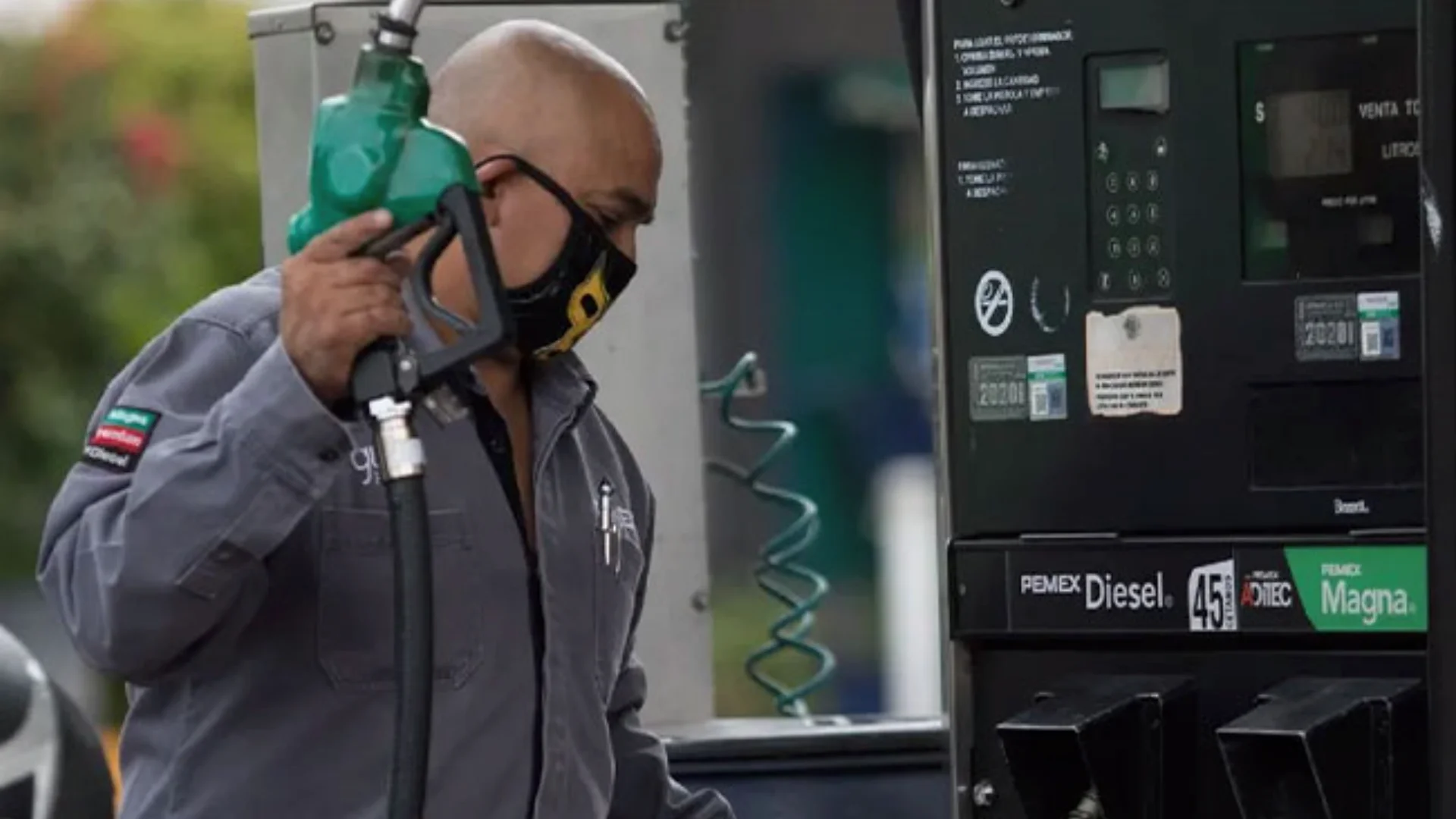 Gasolinas y diésel, sin estímulo fiscal; precio mínimo de Magna se mantiene en $17.98 por litro