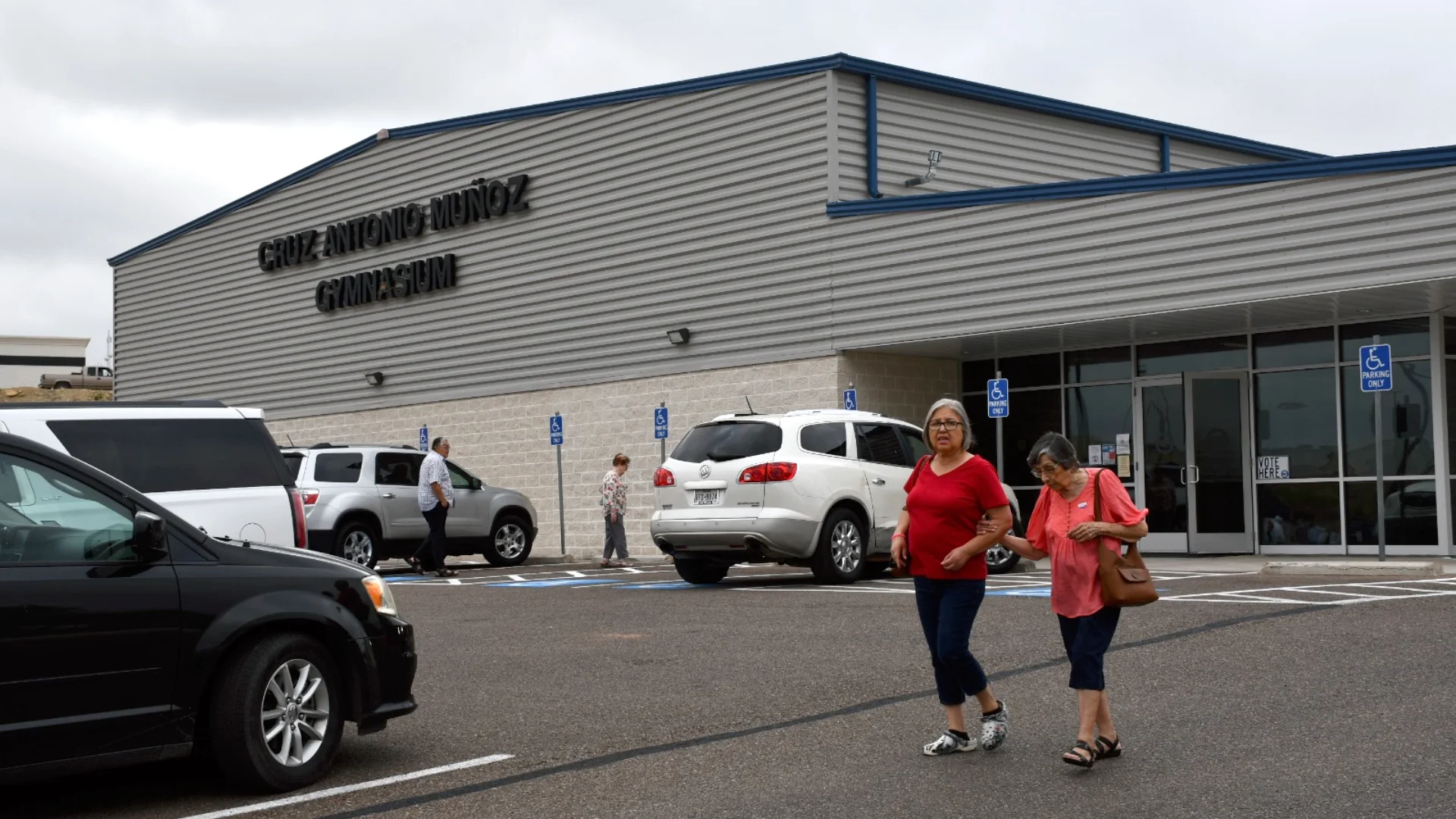 Centro de Usos Múltiples y gimnasio Cruz Antonio Muñoz albergarán votación temprana
