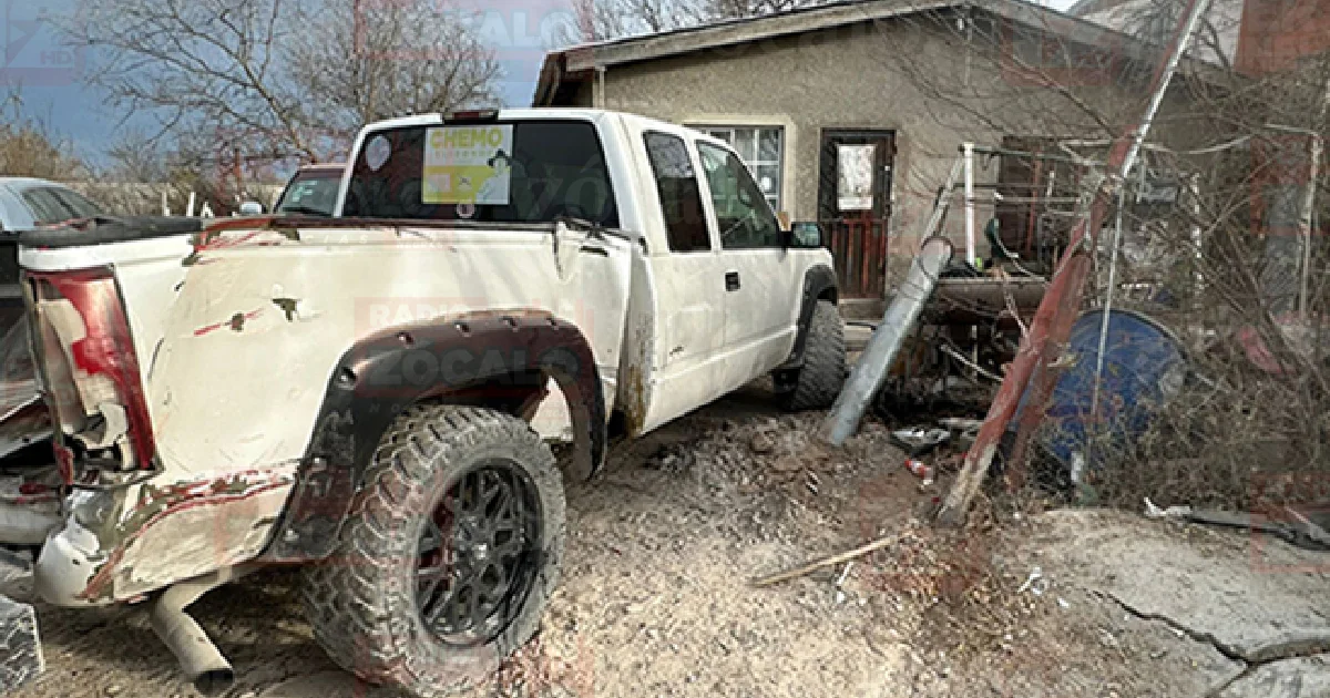Un conductor que era perseguido desde Nava provocó un violento choque en la colonia Doctores que dejó vehículos y un domicilio con daños considerables.