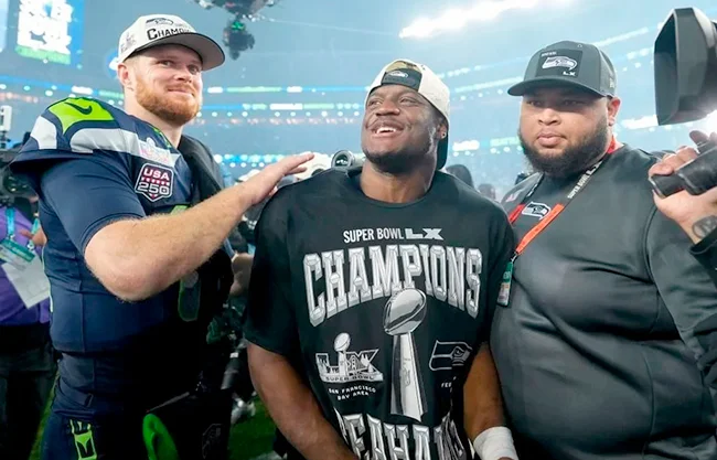 Walker tuvo 27 acarreos para sumar 135 yardas por tierra, promediando cinco yardas cada vez que tuvo el ovoide en su poder