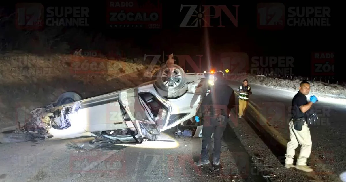 Abandonan auto tras accidente en carretera 2