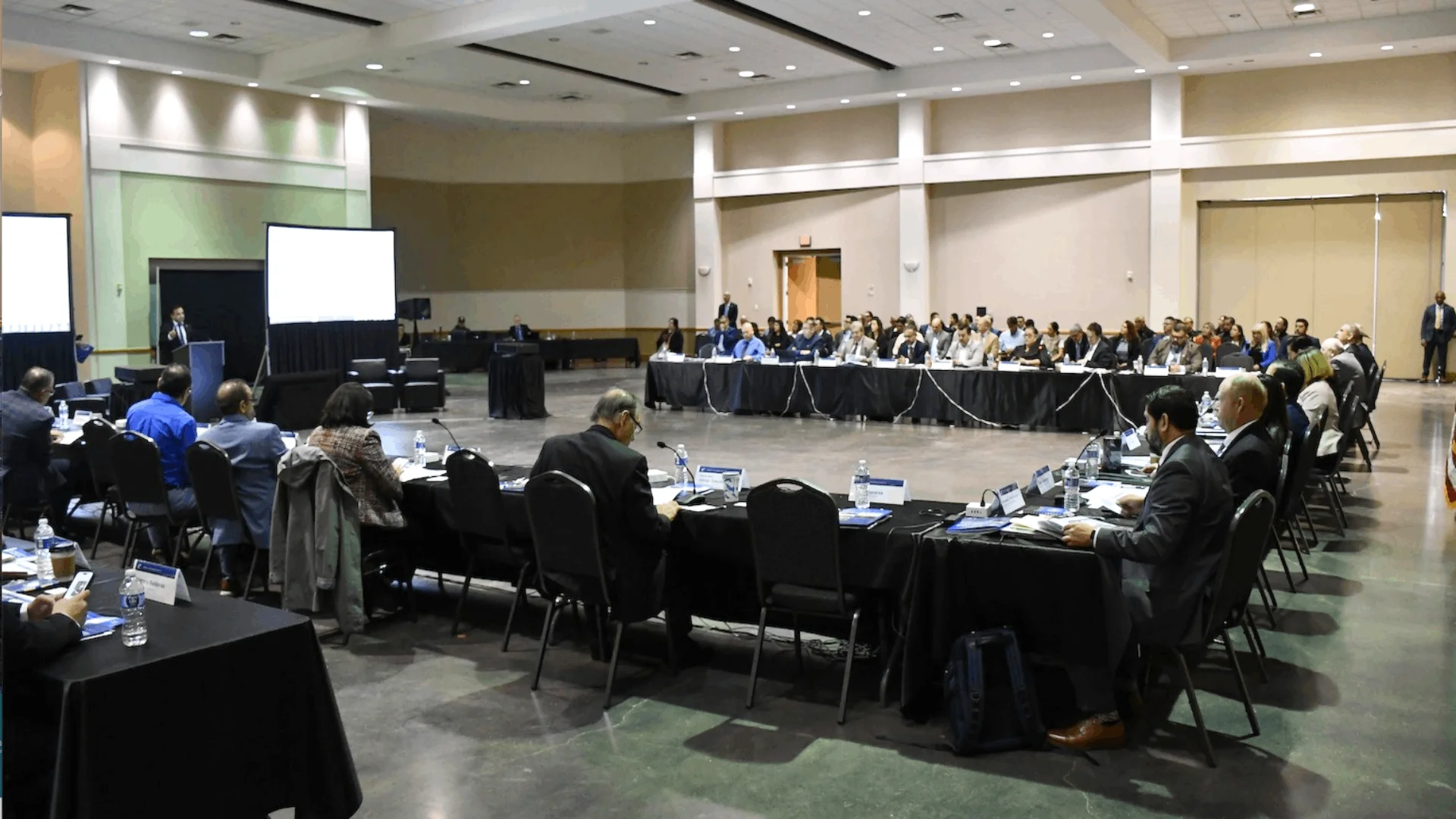 Exponen los proyectos de infraestructura carretera e interconexiones con eje carretero desde Eagle Pass.