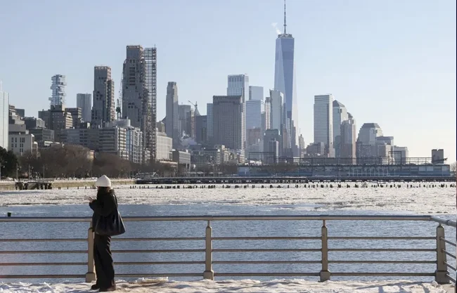 Nueva York se une a la red de la OMS después de que Trump sacara a EU de la organización