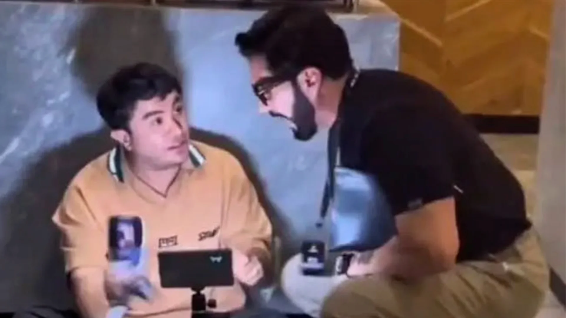 El influencer regiomontano estuvo a punto de golpear al reportero mientras le reclamaba por el comentario que hizo relacionado con sus pequeños hijos.