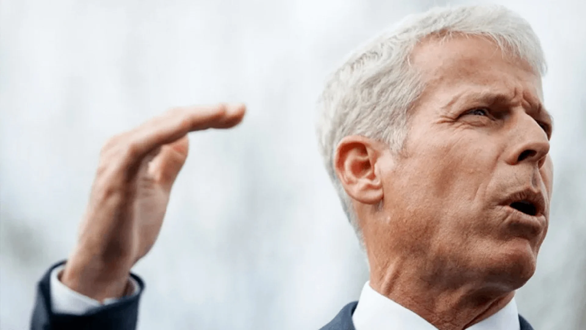 Por otra parte, el presidente de Estados Unidos, Donald Trump, se reunirá el viernes con miembros de las fuerzas armadas estadounidenses.