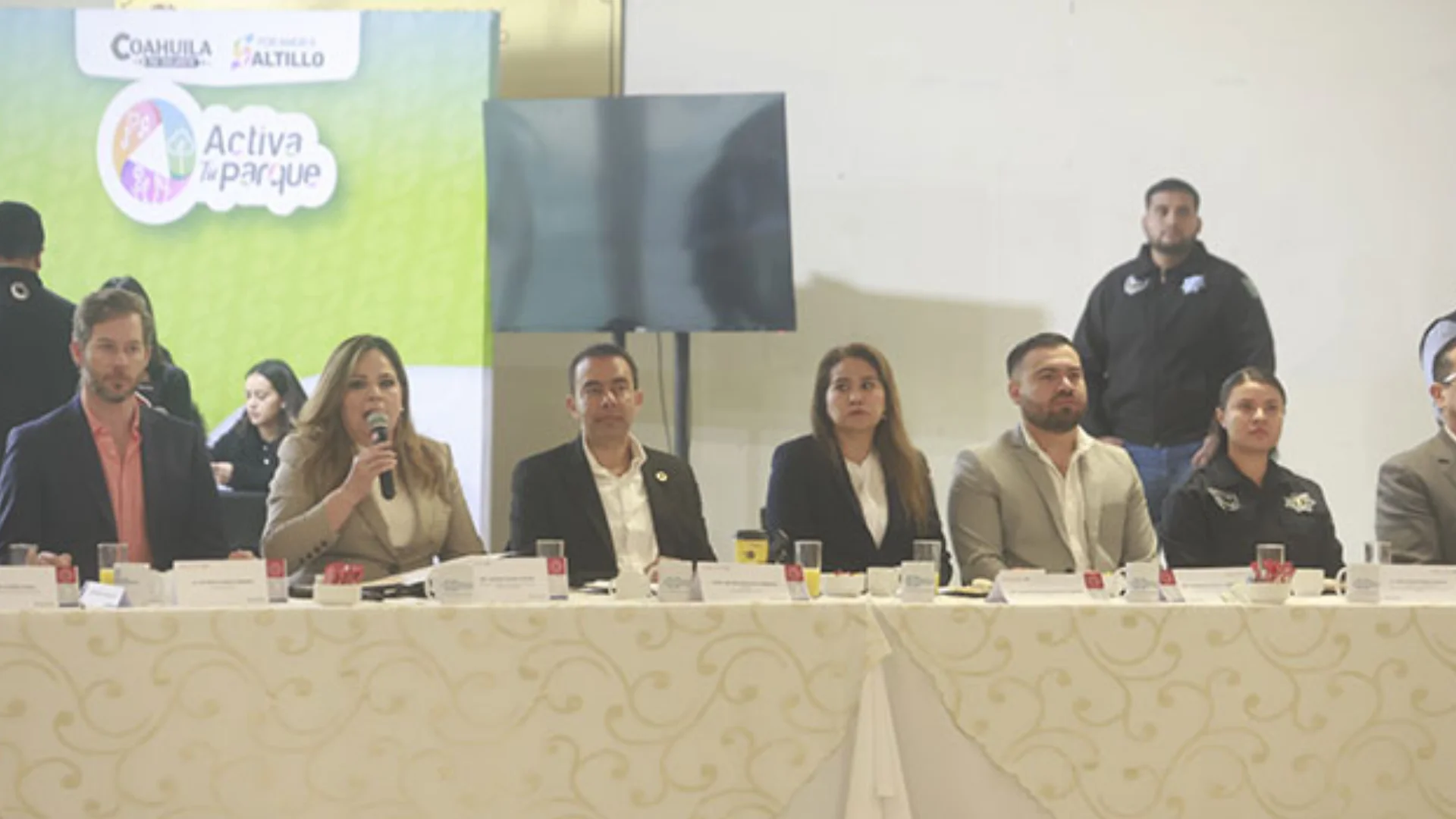 En el caso específico de la planta en el norte del estado, se trata del ajuste de un turno especial a 45 horas