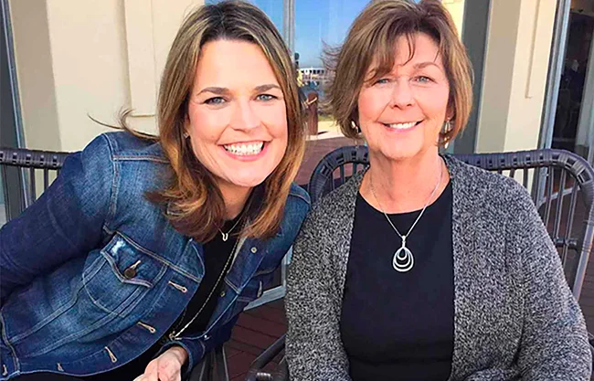 La agencia lo describió como un hombre de aproximadamente 1.75 metros de altura y complexión media, y lo identificó como sospechoso en el caso.