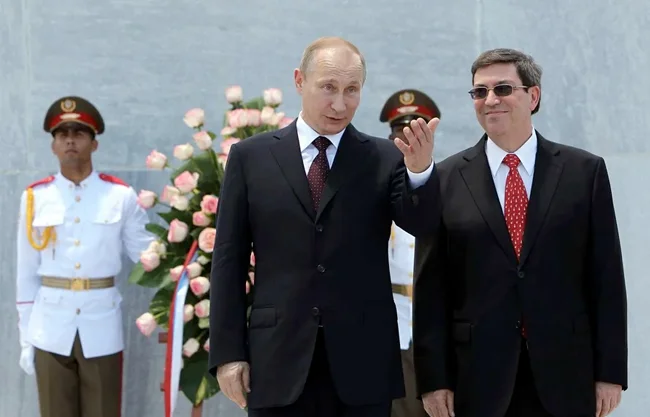 En cuanto a las relaciones con Rusia, las describió como históricas, fraternas, especiales y estratégicas