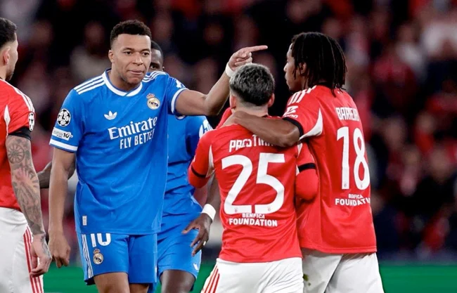 "Lo que he visto es muy claro, el número 25 ha dicho cinco veces a Vini que eres un mono", denunció el francés en zona mixta.