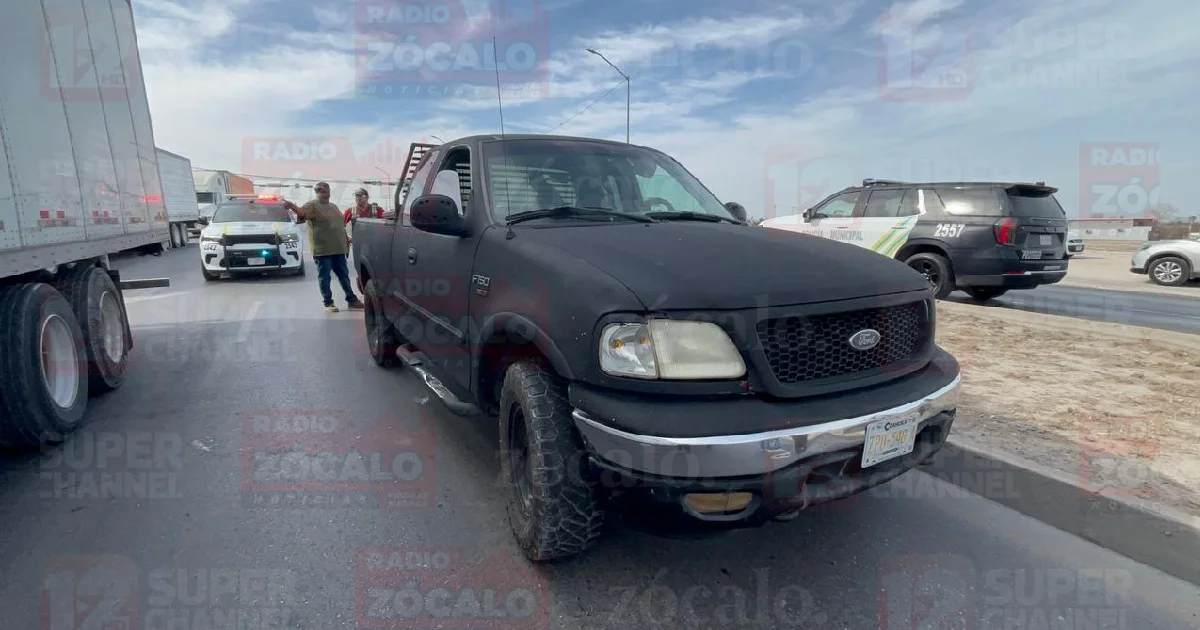 Mujer es atropellada en el libramiento Venustiano Carranza