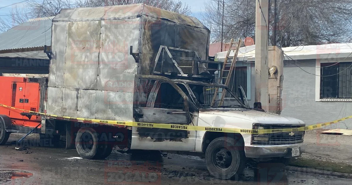 Una falla eléctrica habría provocado el fuego que consumió por completo la unidad.