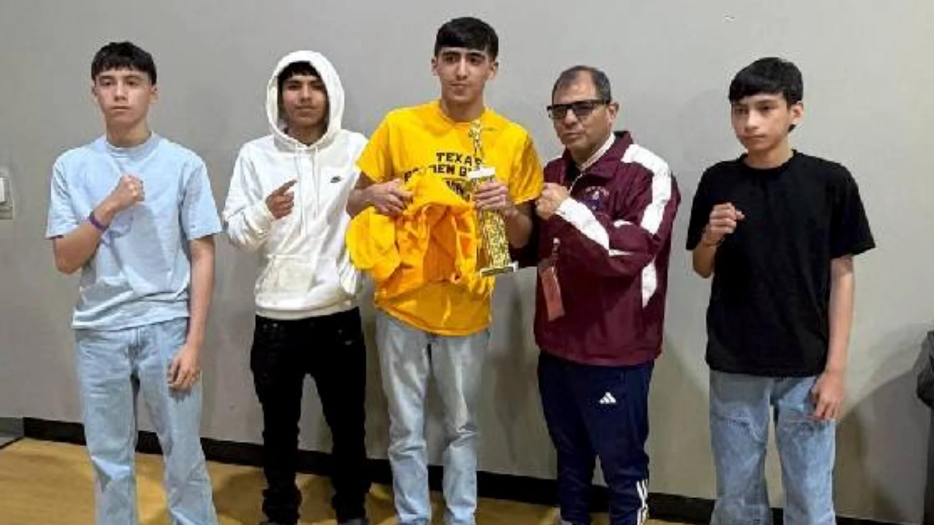 Alfonso Mallen, entrenador de la escuela de boxeo del EPYSC, informó que Eagle Pass fue representado en dicho torneo por cuatro pugilistas.