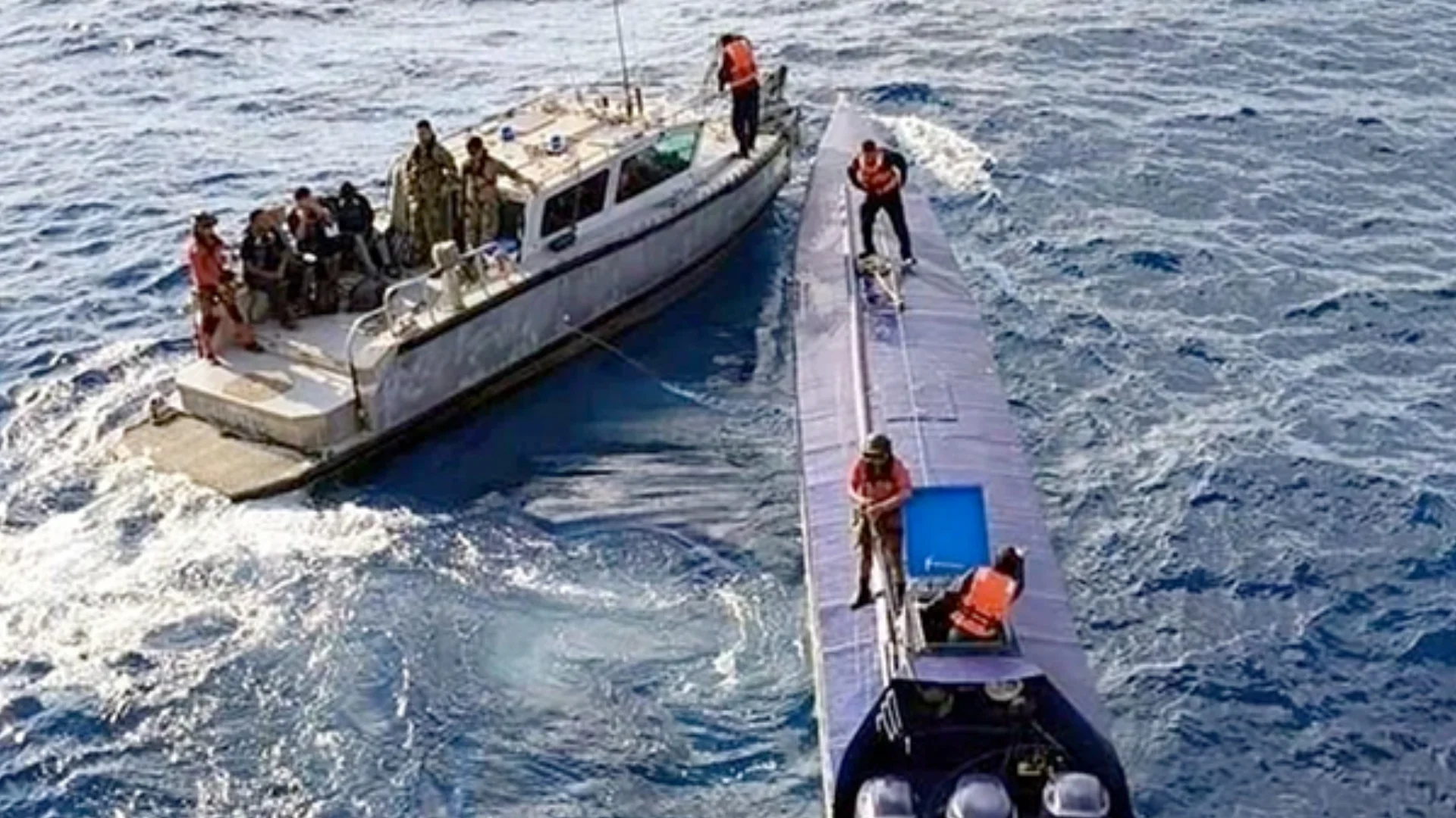 Con colaboración de EU, asegura Marina narcosubmarino con 4 toneladas de droga en Manzanillo
