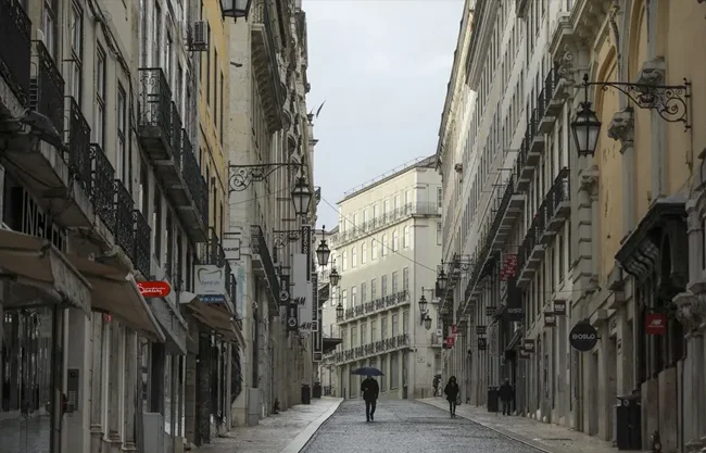 Los periodistas de la agencia EFE en Lisboa pudieron constatar que el temblor se notó en el centro de la capital.