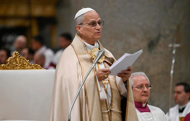 El papa también les exhortó a que “no sigan intereses particulares, sino la voluntad de Dios para su familia religiosa”