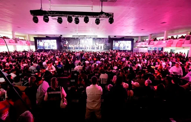 En cuanto a la ideología de Somos México, Acosta Naranjo aclaró que no será un partido de extremos, que albergará las diferentes ideologías de centro.