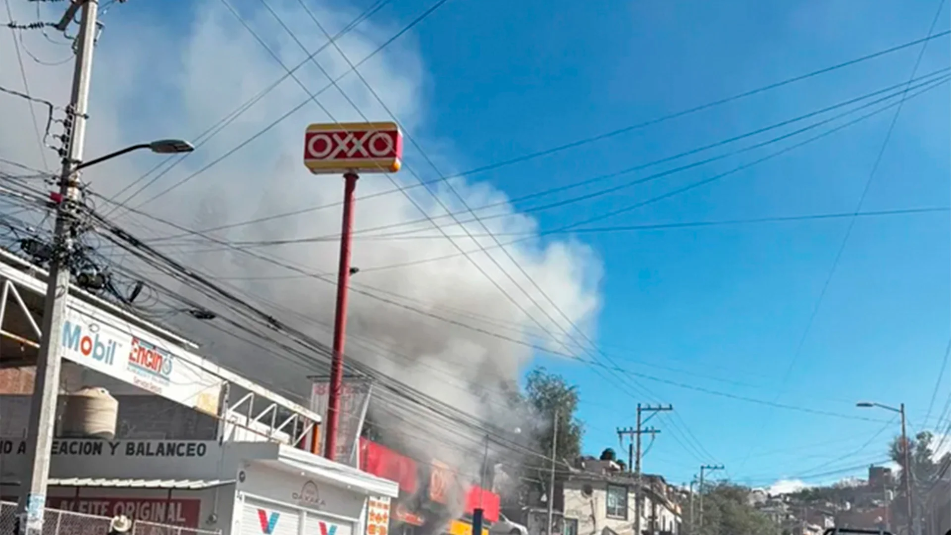 La alcaldesa Samantha Smith confirmó daños en cuatro establecimientos de Guanajuato capital tras las quemas registradas en tiendas y farmacias.