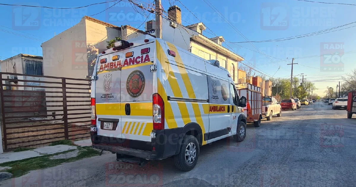 La mujer se molestó porque su pareja hablaba con dos amigas