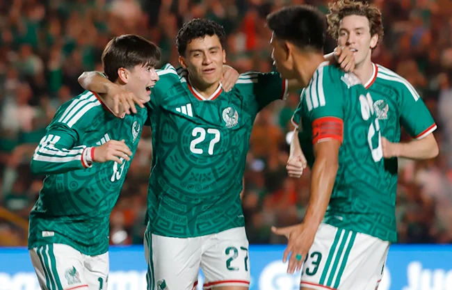 La sensación de miedo que apareció hace unos días en México se olvidó un poco y la Selección Mexicana goleó 4-0 a Islandia