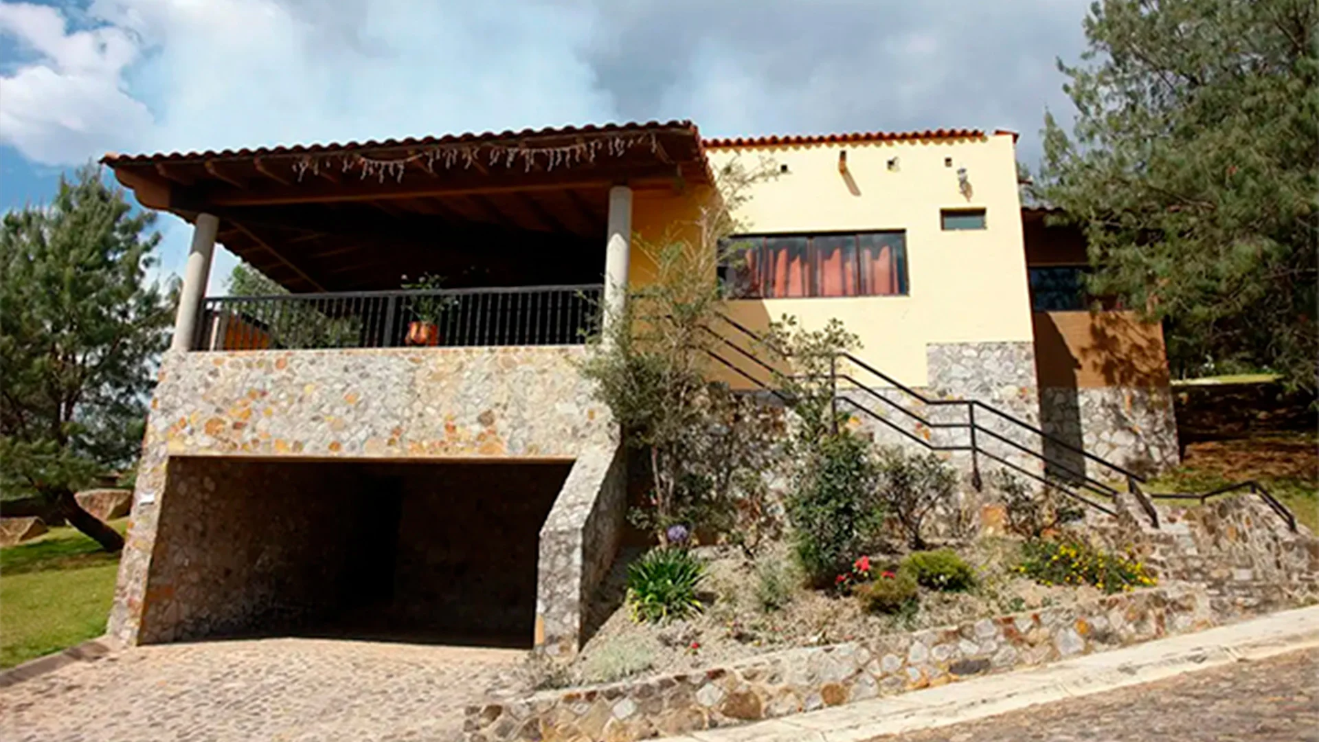 Halla FGR documentos de la narconómina de ‘El Mencho’ en cabañas de Tapalpa