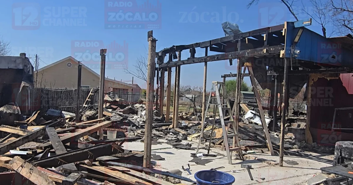 El siniestro se originó en una propiedad contigua y se propagó rápidamente hasta alcanzar la casa donde se encontraban Mayra, sus hijos y su hermana.