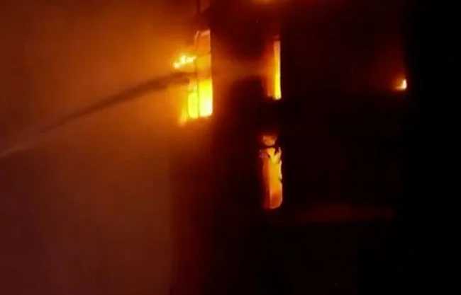 Imágenes difundidas por el ejército israelí muestran lo que, según afirma, son ataques realizados contra lanzadores de misiles en el oeste de Irán.