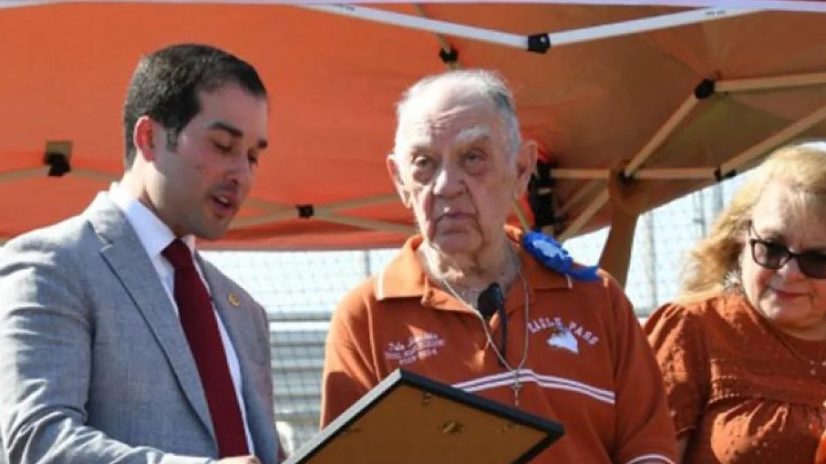 En su cumpleaños 90 lo nombran "Alcalde por un día"
