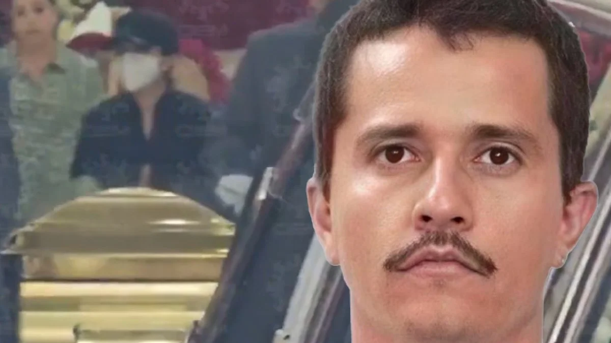 Restos de “El Mencho” son trasladados en un ostentoso féretro dorado hacia el Recinto de la Paz