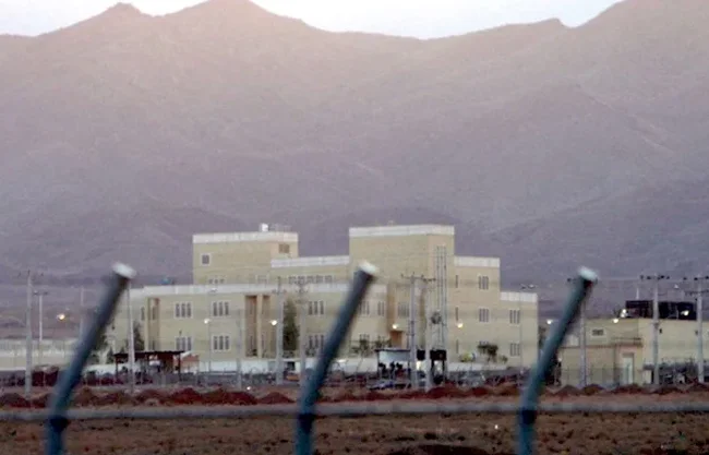 La confirmación de los daños, producto probablemente de ataques aéreos, aunque el OIEA no lo especifica