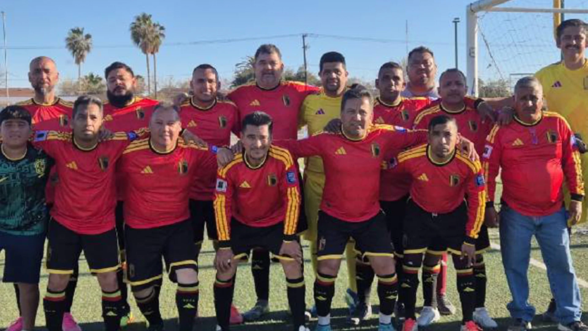 Hugo Alemán se despachó con dos de los seis tantos del triunfo.