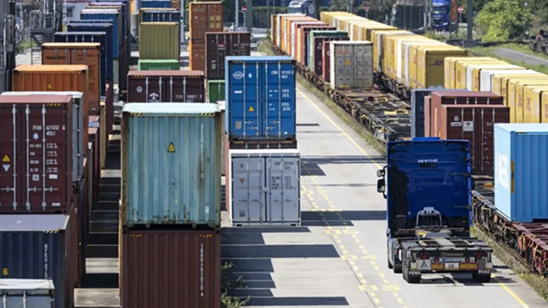 EU prevé aplicar esta semana el nuevo arancel de 15 por ciento anunciado por Trump